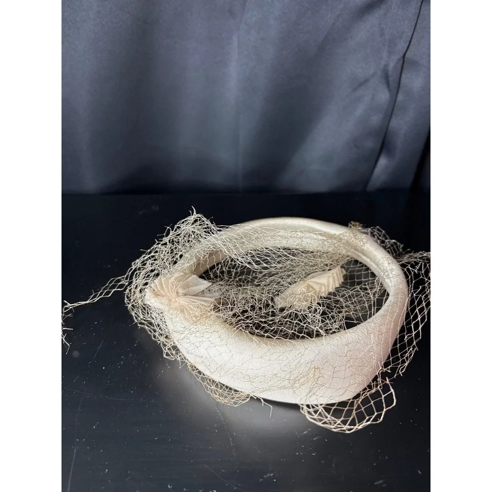 Vintage Cream Pillbox Fascinator Hat Birdcage Veil Pleated Bow Wedding Church